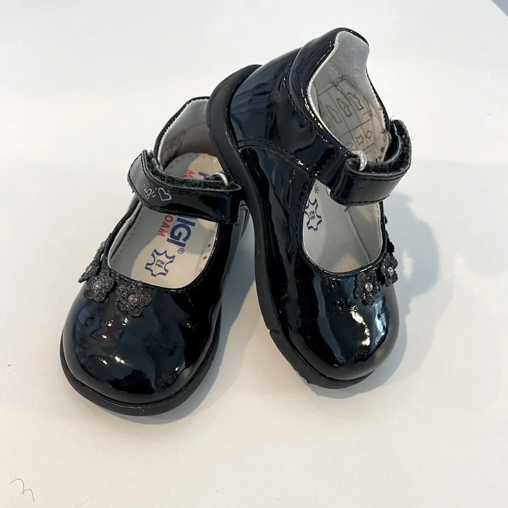 PRIMIGI ANDES MEMORY FOAM BLACK PATENT LEATHER MARY JANES SIZE 4.-4.5 ER SIZE 19